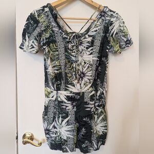 Boho Summer Tropical Green Short Sleeve Romper Jumpsuit Size Small